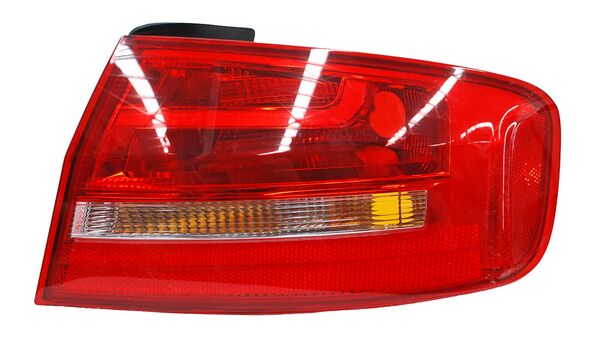 CALAVERA AUDI A4 13-16 EXT S/ARNES TYC MTP BBBB. DER